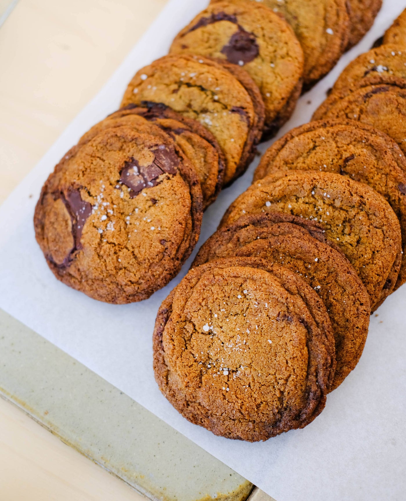 Sourdough chocolate chip cookies at Onggi